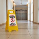 ΠΛΑΣΤΙΚΗ ΠΙΝΑΚΙΔΑ ΤΥΠΟΥ Λ  - ΠΡΟΣΟΧΗ ΜΗΝ ΧΡΗΣΙΜΟΠΟΙΕΙΤΑΙ ΤΟΝ ΑΝΕΚΛΥΣΤΗΡΑ